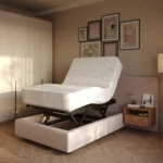 Hoog-laag bed Ferrara van 120x200 cm in hoge stand met hoofd- en voetverstelling.