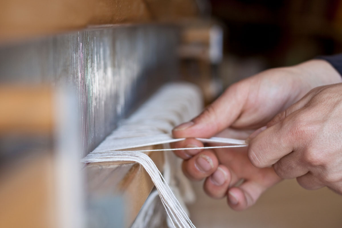 Spinnen van ruwe zijde tot garen