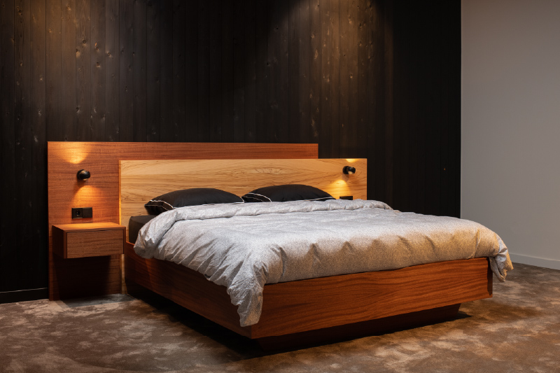 Design bed Duo Pezze in Mahonie met Olijfhout