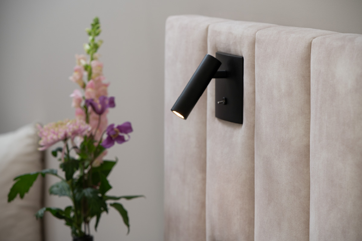 Zolderkamer met persoonlijk ontwerp en comfortabele afwerking