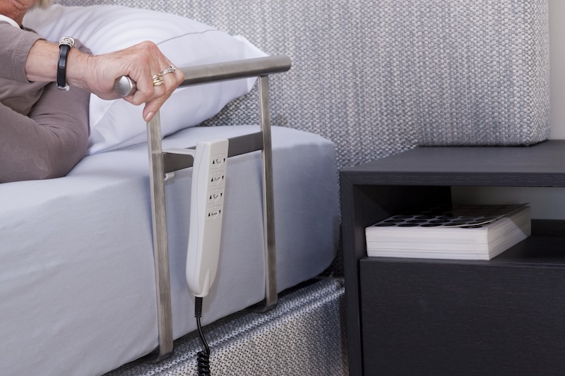 Omdraaien in bed bij Parkinson: stevig matras en hulpmiddelen indien nodig